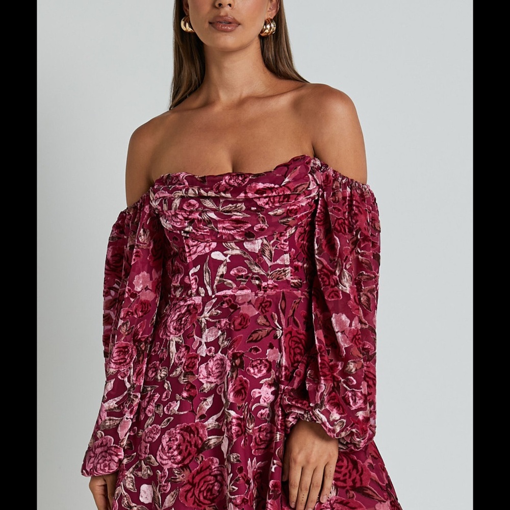 NWT Showpo Red Off-Shoulder Long Sleeve Dress for Weddings
